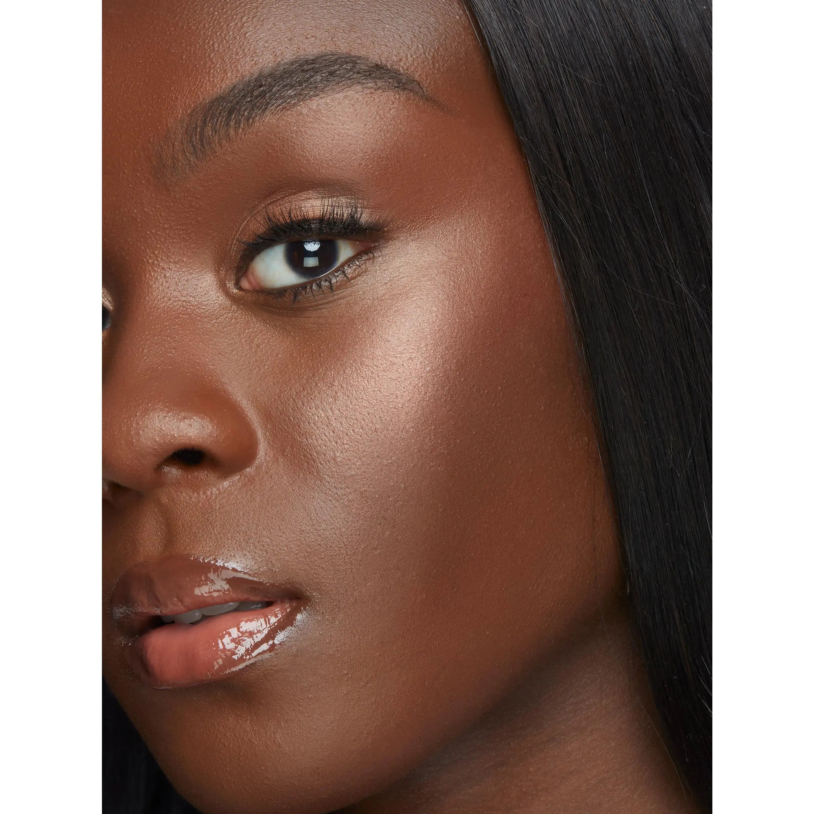 Multi-Use Glow Palette – Silky Highlighter for Face & Eyes