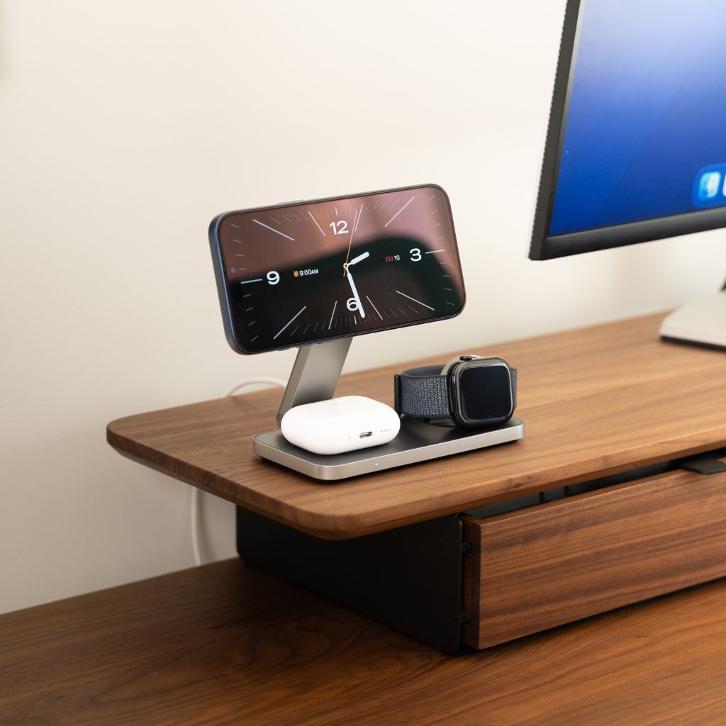 3-in-1 Magnetic Wireless Charging Station——Free Shipping